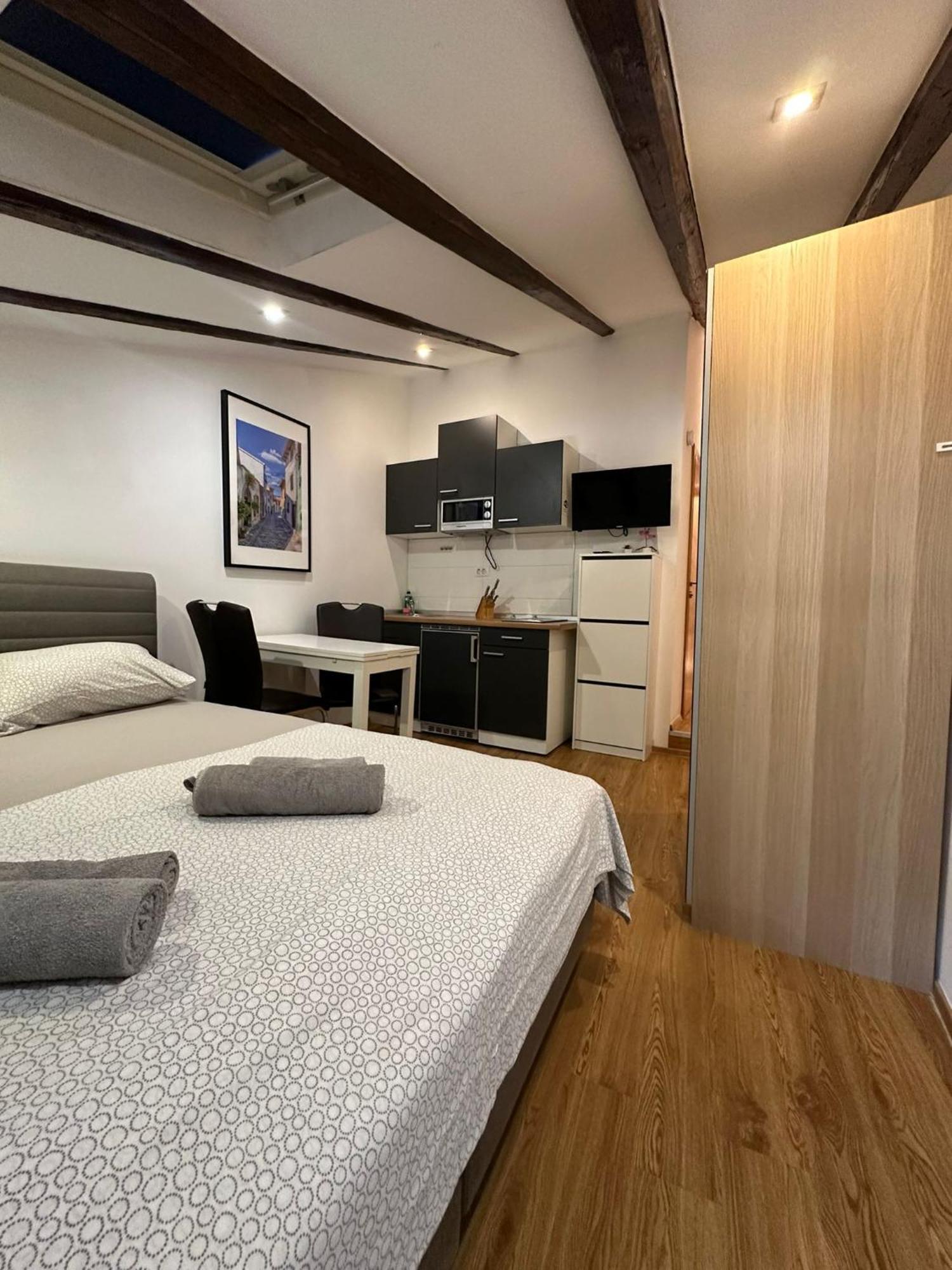 Apartment In The Heart Of Pula Zewnętrze zdjęcie