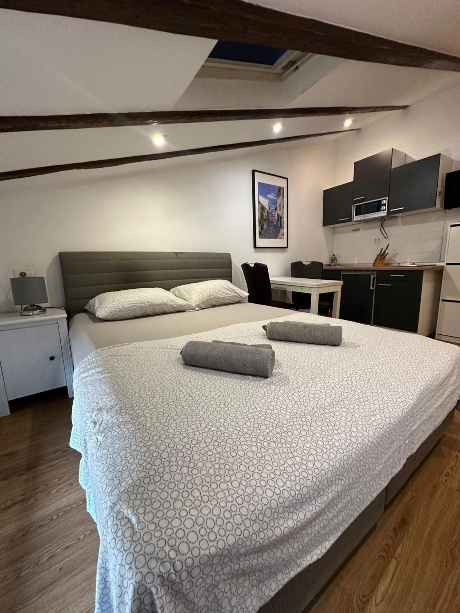 Apartment In The Heart Of Pula Zewnętrze zdjęcie