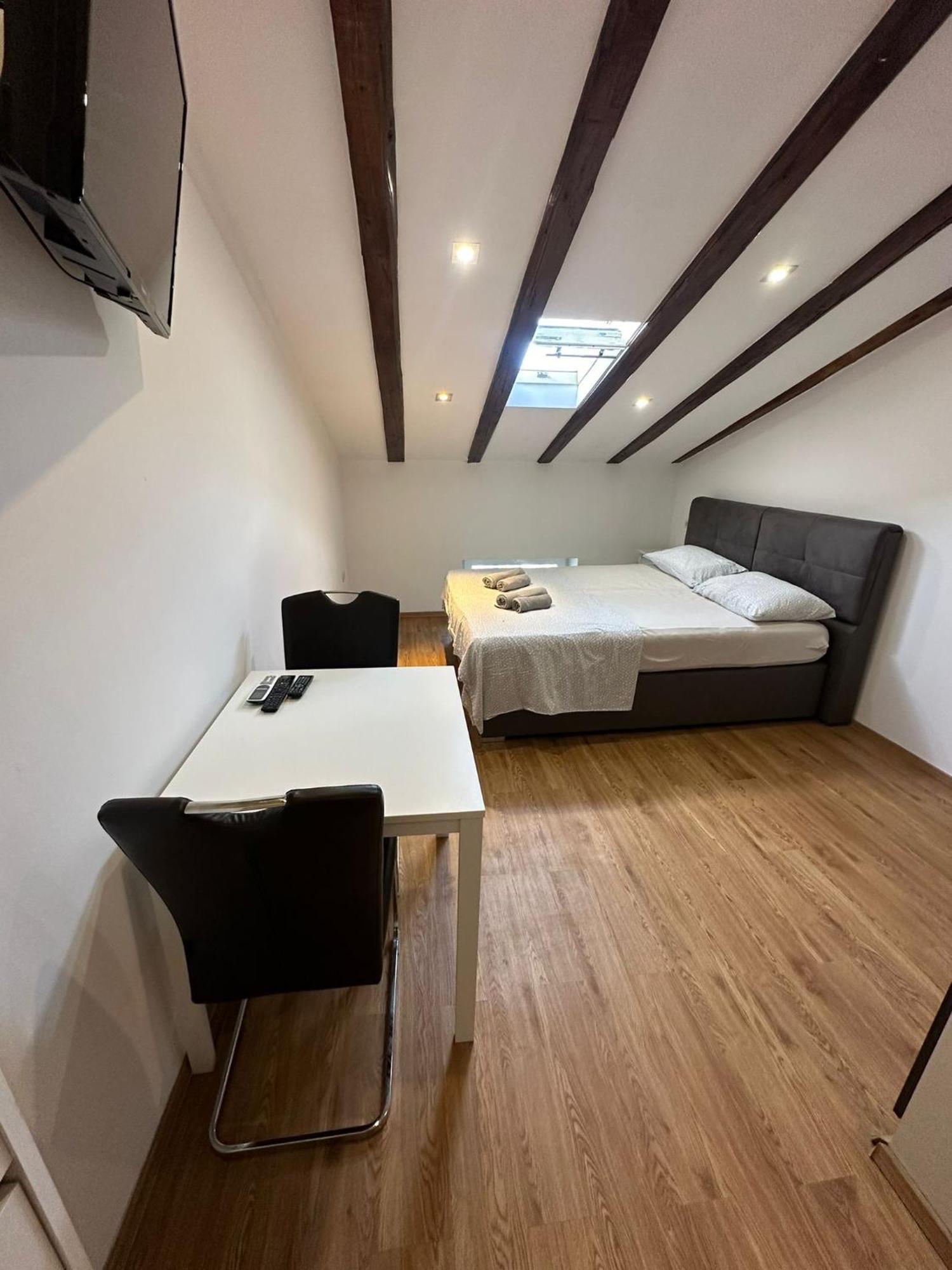 Apartment In The Heart Of Pula Zewnętrze zdjęcie